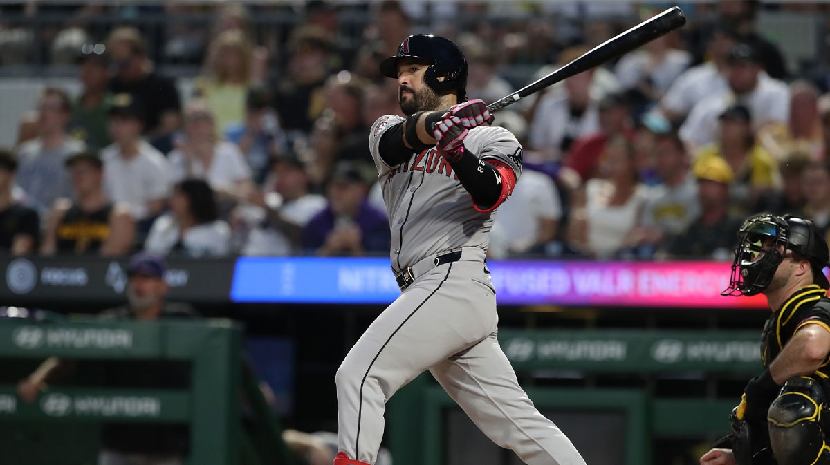 Mariners reunite with Eugenio Suarez after blockbuster Diamondbacks trade