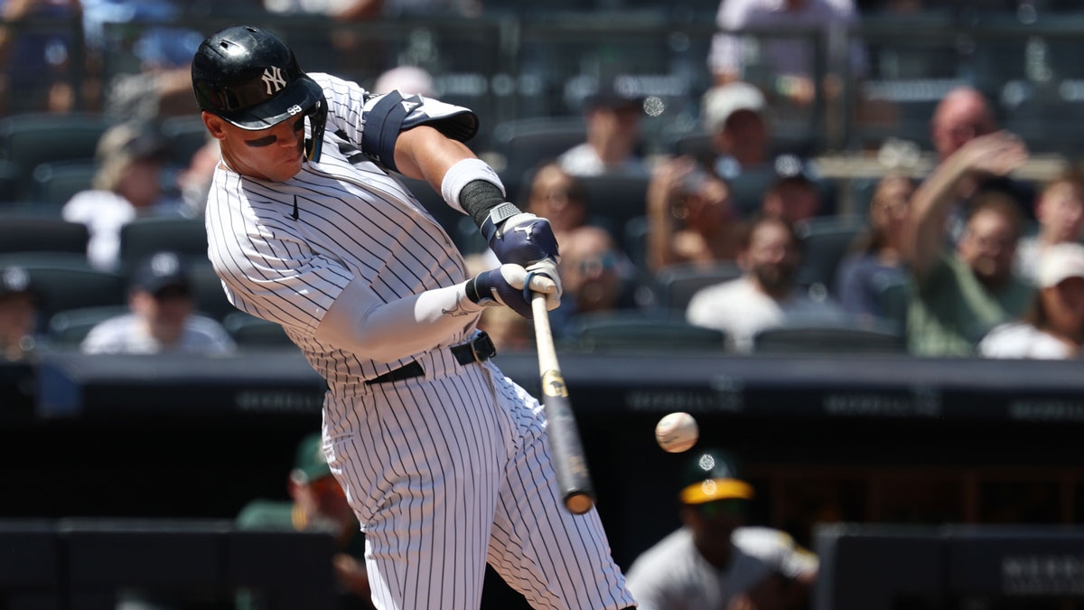 Yankees' Aaron Judge joins Mark McGwire in history books with room to spare