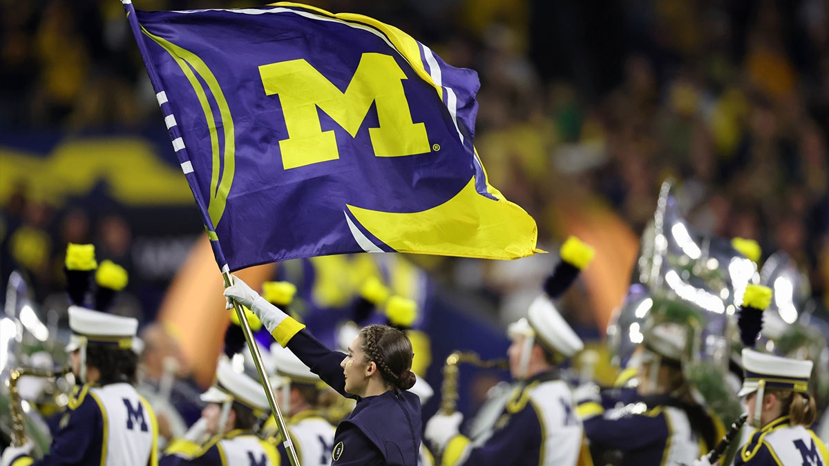 Michigan football steals 4-star EDGE from South Carolina