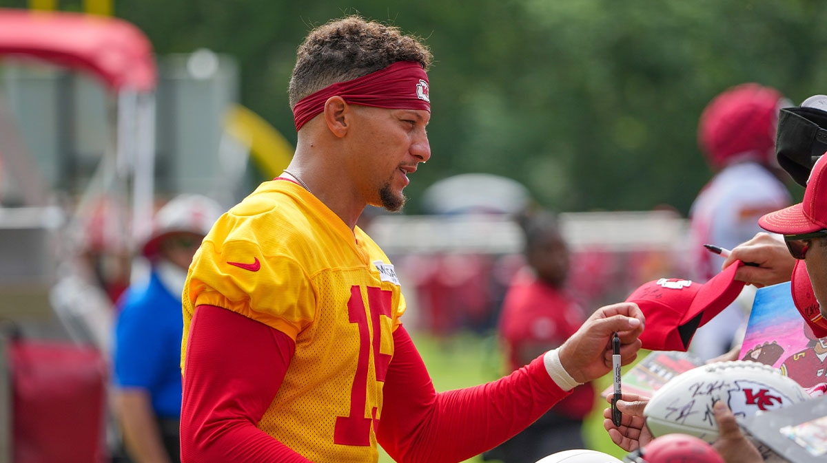 Chiefs' Patrick Mahomes drops gems for young fan from Make-A-Wish