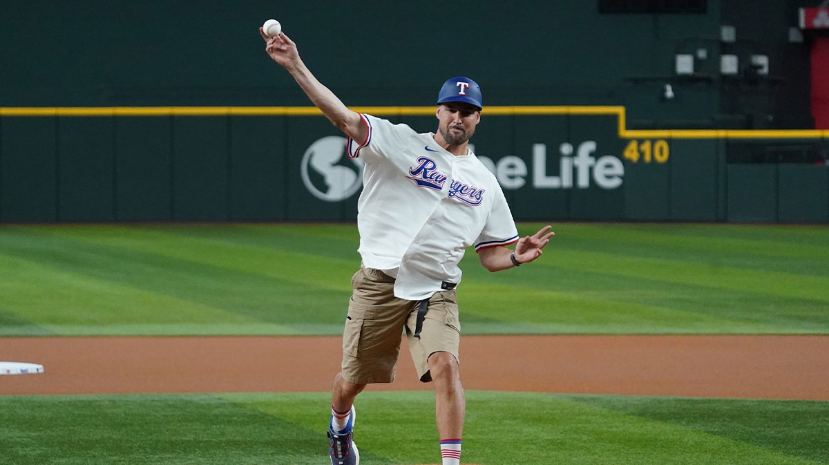 Mavericks' Klay Thompson perfectly nails first pitch at Rangers-Athletics