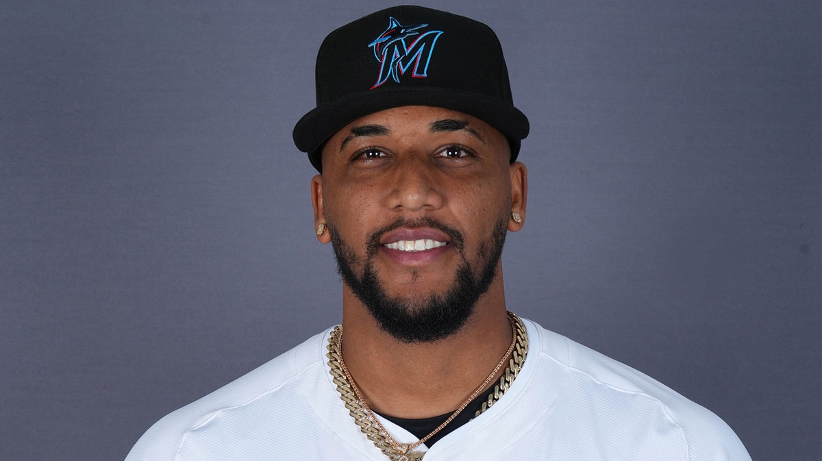Blue Jays swaps High-A prospect for Marlins RHP