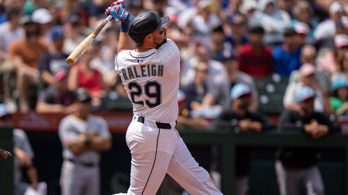 Cal Raleigh's 35th home run puts him in very rare company