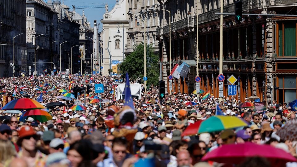 Big crowds gather in Hungarian capital to defy ban on Budapest Pride