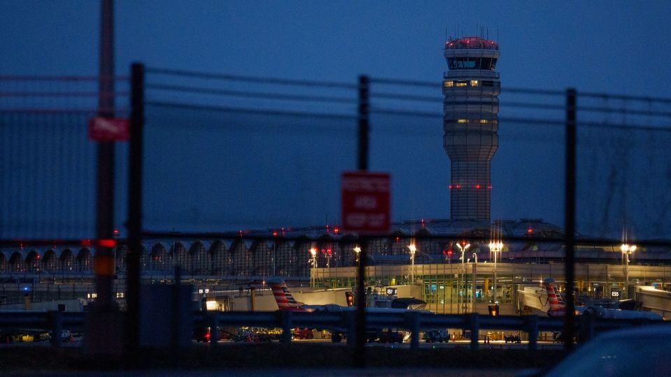 Planes receive mysterious false midair collision alerts near Reagan National Airport