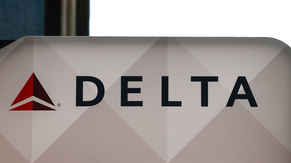 Delta regional jet pilot apologizes to passengers for ‘aggressive maneuver' to avoid a B-52 bomber