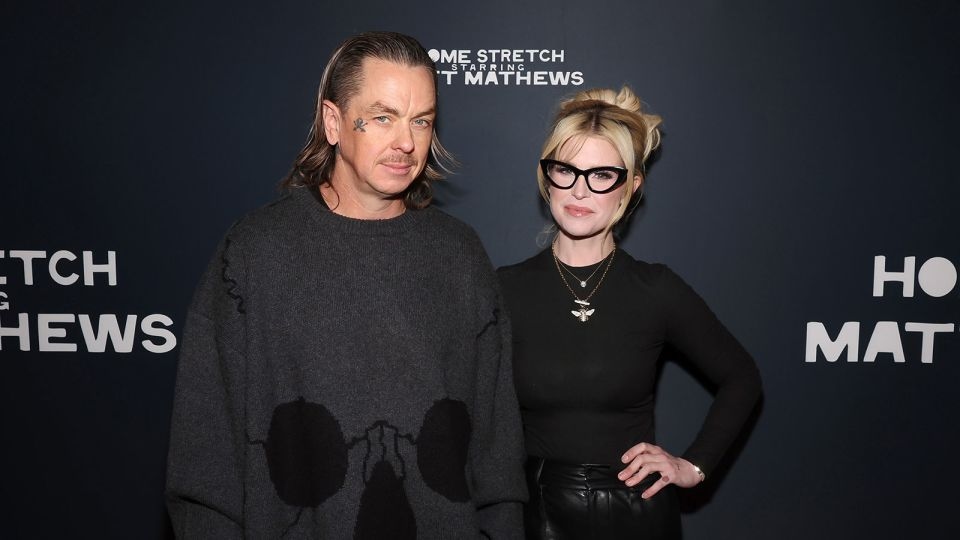 Kelly Osbourne gets engaged at dad Ozzy's final show