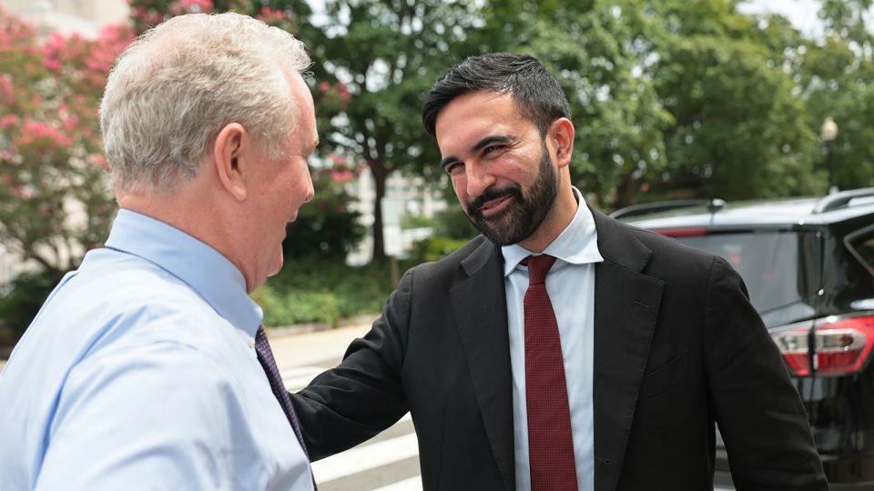 What Bernie Sanders told Zohran Mamdani about antisemitism and pushing back on Democratic leaders