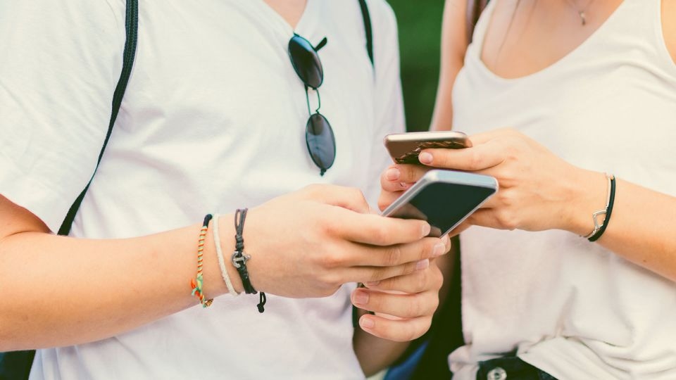 Why parents shouldn't let teens use dating apps