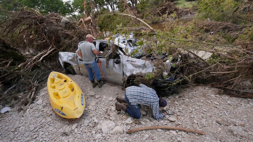 FEMA's response to Texas flood slowed by Noem's cost controls