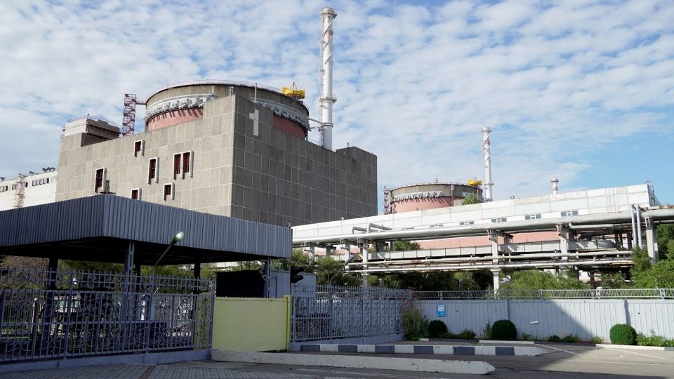 Trump suggests Ukraine's largest nuclear plant is on the line in talks with Putin. What's next for Zaporizhzhia?