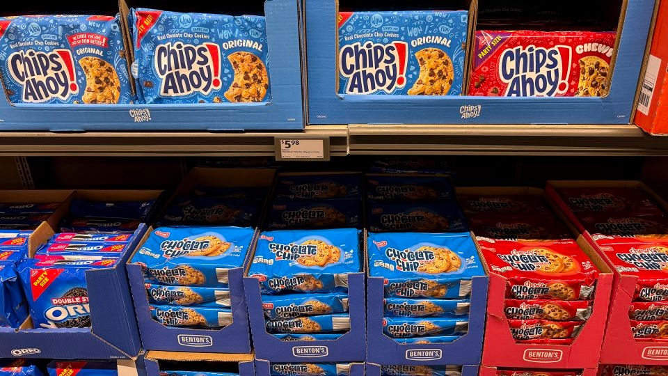 Chips Ahoy and Oreo maker Mondelez sues grocery chain Aldi over similar packaging