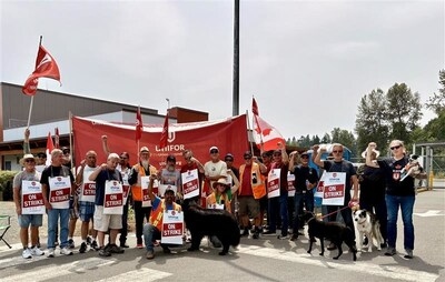 Unifor members at Transdev reject mediator's recommendations, continuing five-month strike