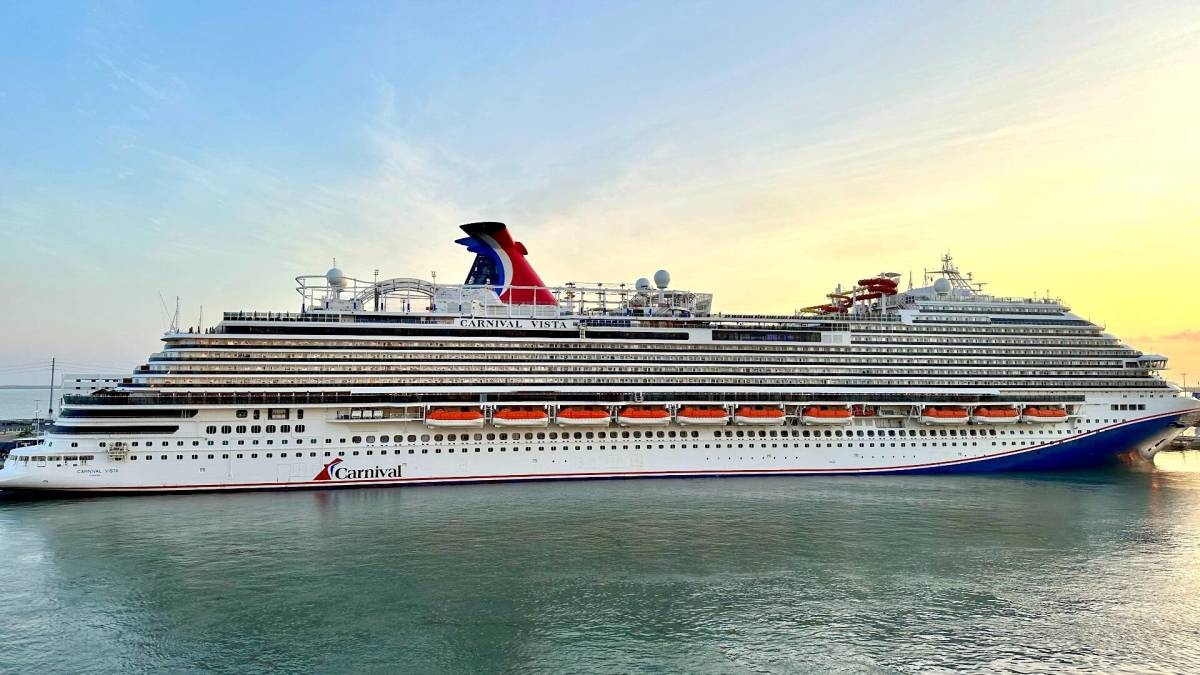 Carnival talks cruise loyalty; Royal Caribbean secures Costa Maya