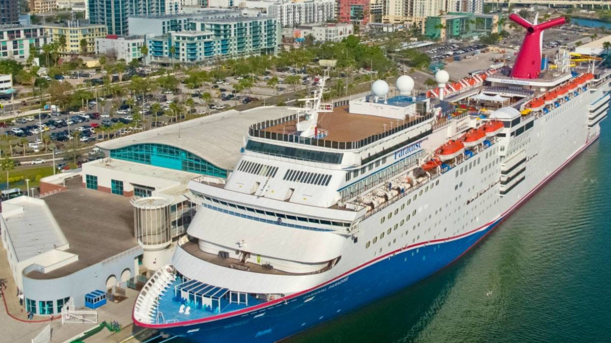 Carnival Cruise Line passengers vote against US ports