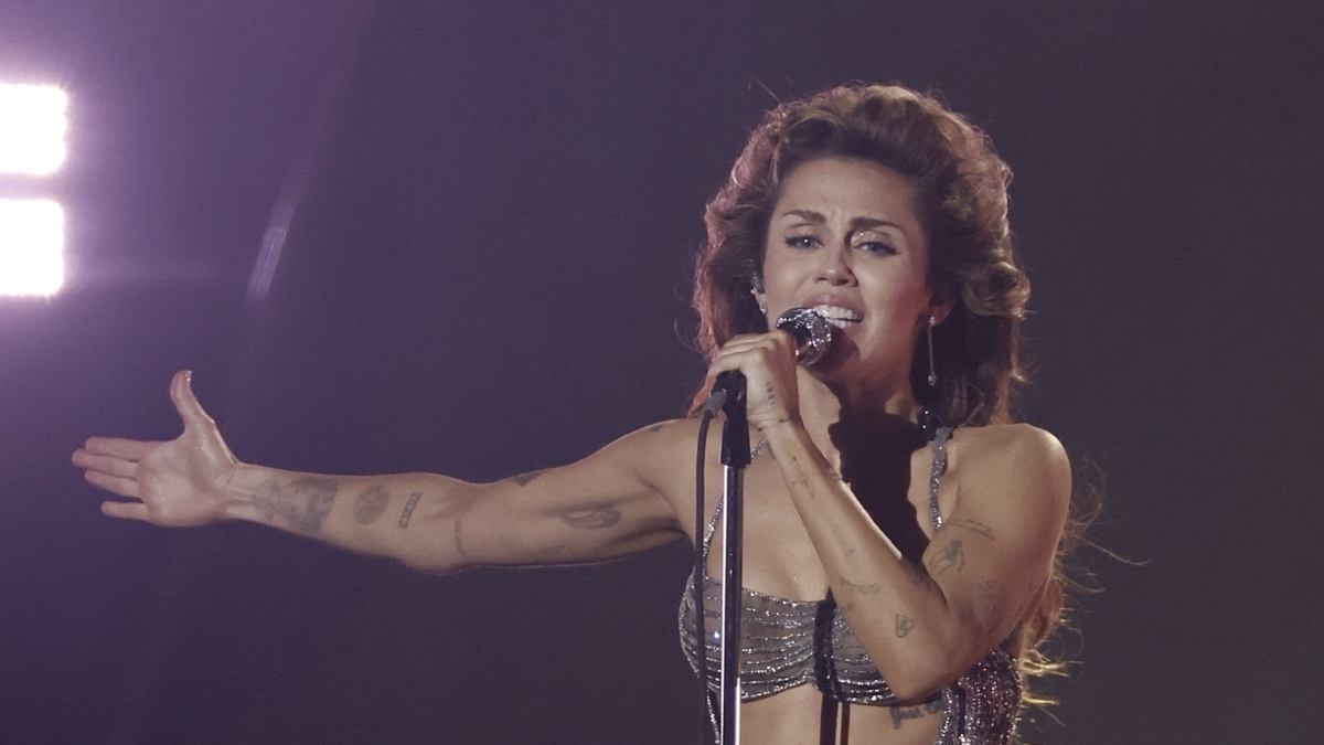 Miley Cyrus Heckled at Something Beautiful Film Premiere: 'Thought This Was a Concert!'