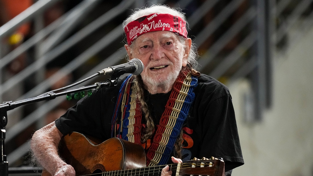 Willie Nelson cancels concert after equipment damaged by 'extreme weather'