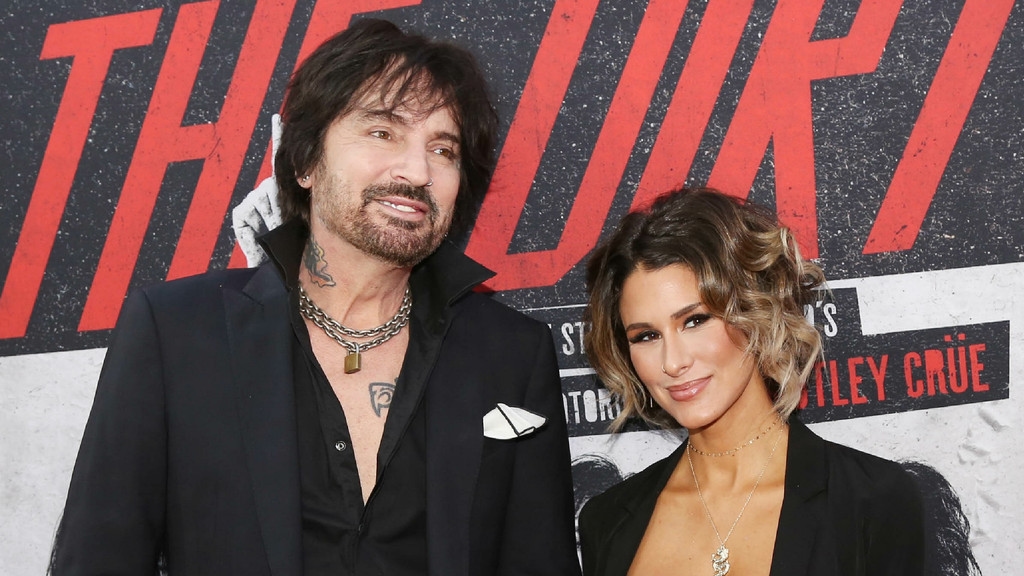Tommy Lee clears up divorce rumours