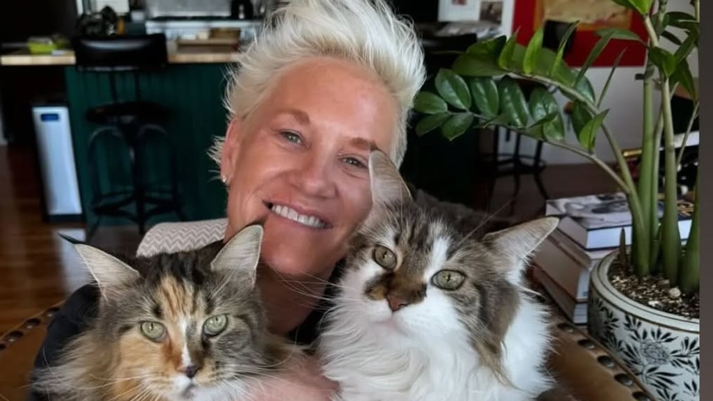 Bobby Flay honours Anne Burrell by sharing 'greatest gift' she gave him