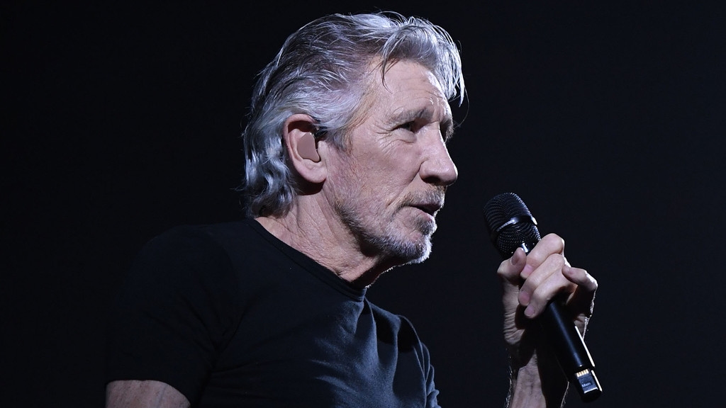 Roger Waters declares independence from UK government