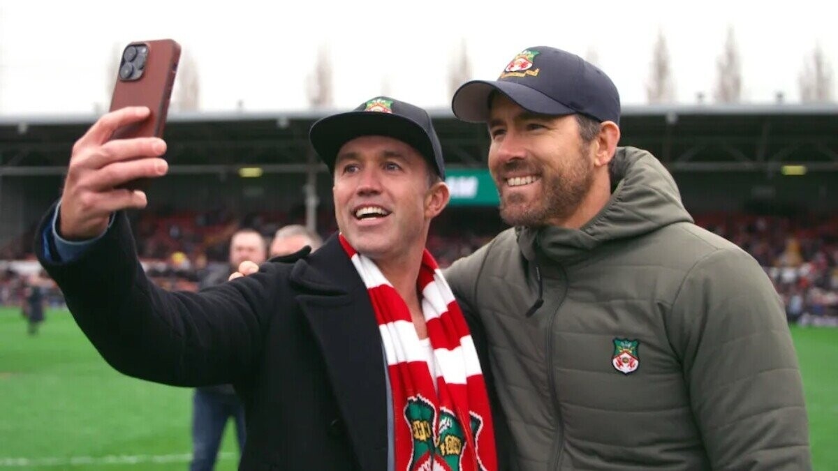 ‘It's Always Sunny in Philadelphia' Fans Blame Ryan Reynolds, Sentient Veneers for ‘Rob Mac' Name Change