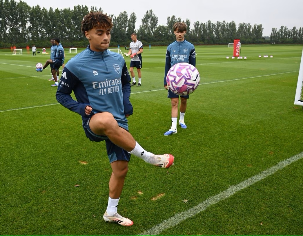 Arsenal sign Chelsea youngster & shirt number confirmed