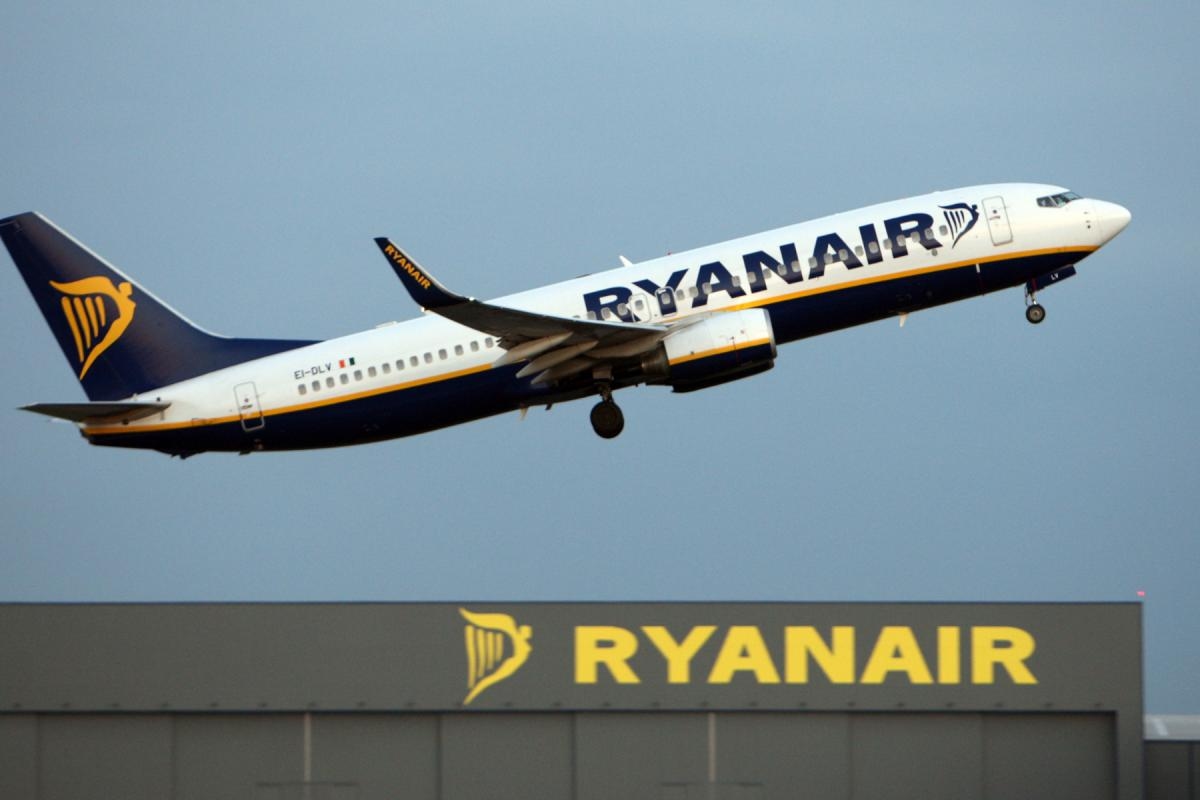 Ryanair boss could increase bonus for staff fining passengers over luggage size