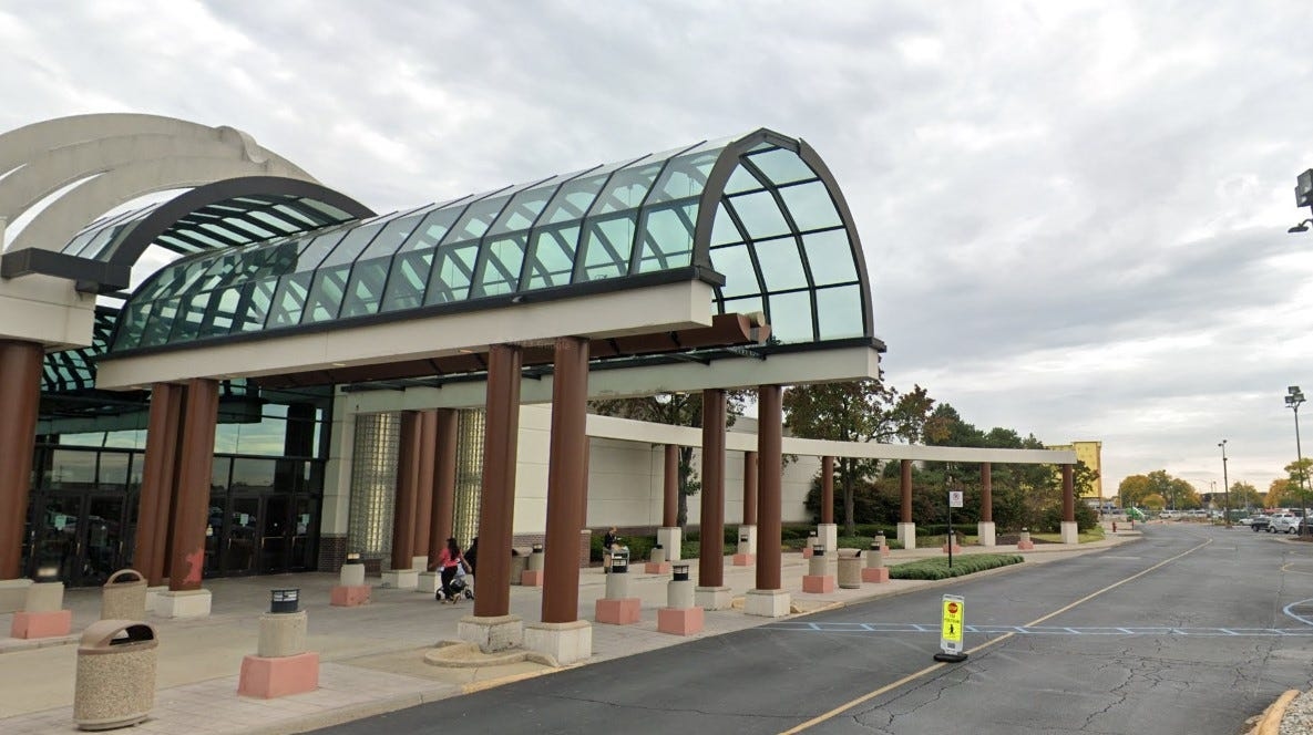 Oakland Mall temporarily closes after suspected burst pipe causes flooding