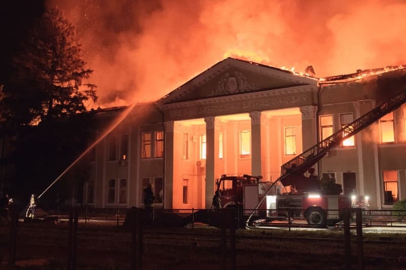 Several injured in new Russian strikes on Ukraine's Kharkiv