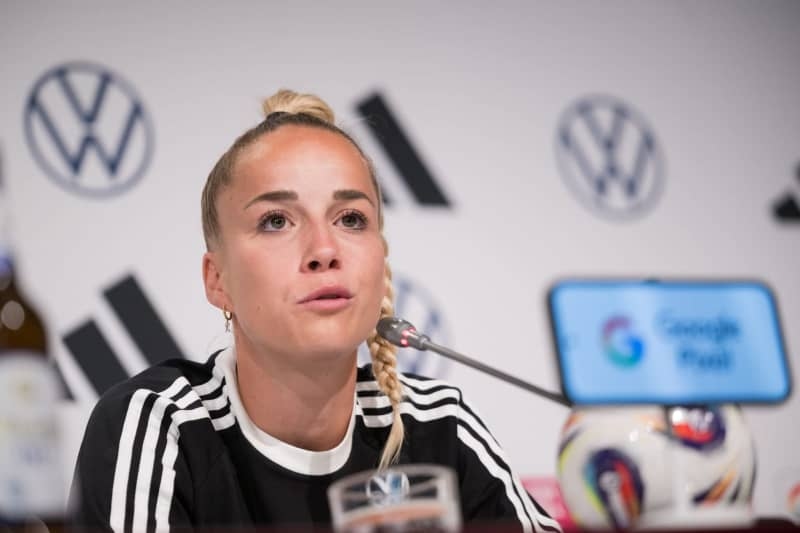 Germany captain Gwinn to wear rainbow armband at women's Euros