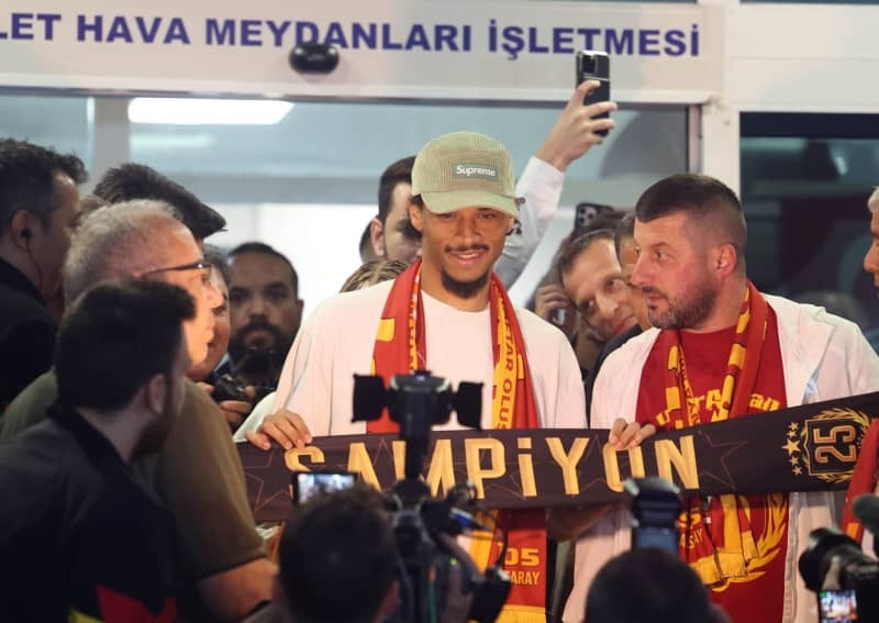 Sané signs contract with Turkey's Galatasaray, to play CWC for Bayern
