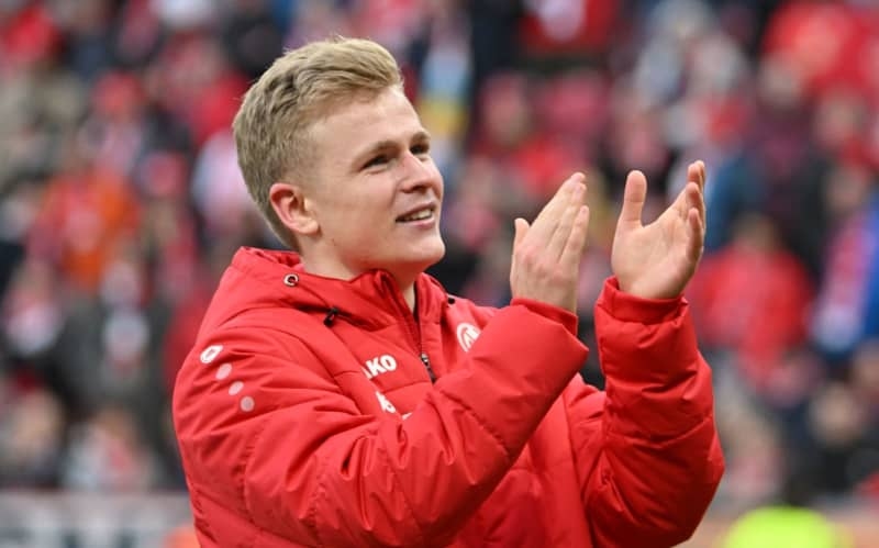 Report: Mainz forward Burkardt completes medical checks at Frankfurt