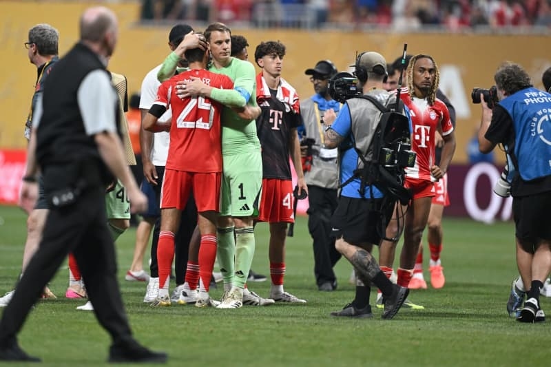 Report: Bayern's Musiala fractures fibula; may undergo surgery in US