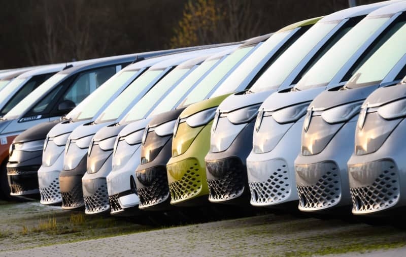 Electric car sales rebound globally as China pulls ahead