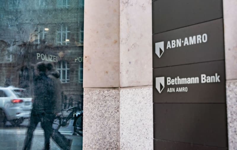 Dutch bank ABN AMRO finalizes acquisition of German private bank HAL
