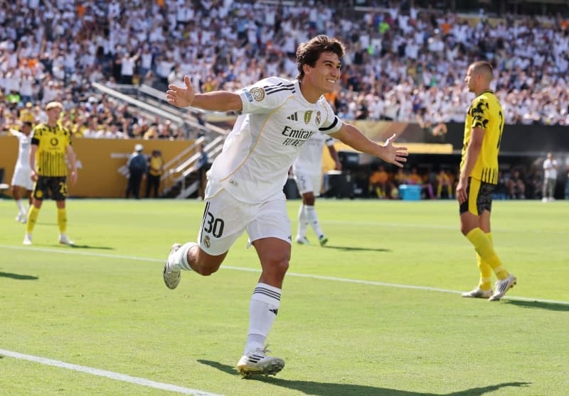 Real flirt with disaster late on to set up PSG semi at Club World Cup