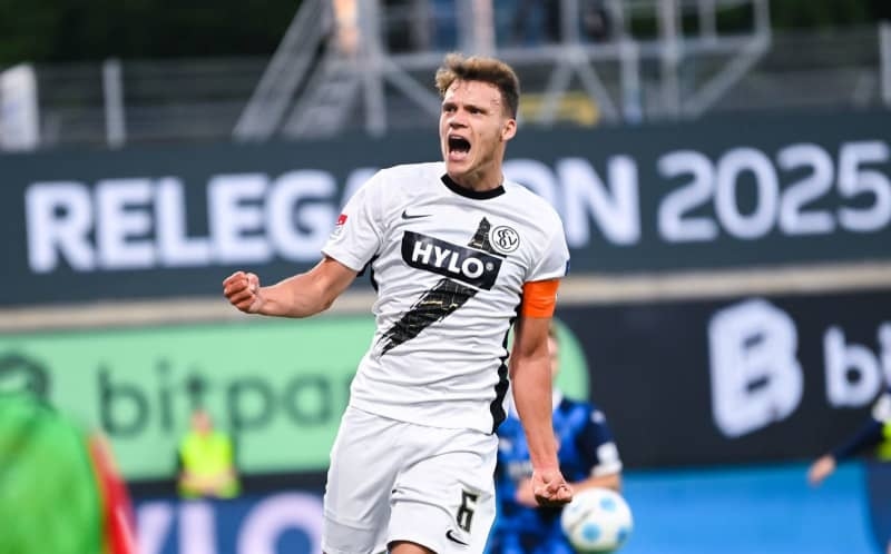 Fellhauer fulfils Bundesliga dream with Augsburg move