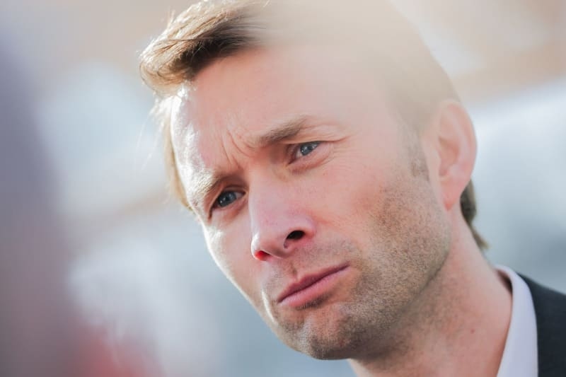 Leverkusen to develop a new winning team, Rolfes says