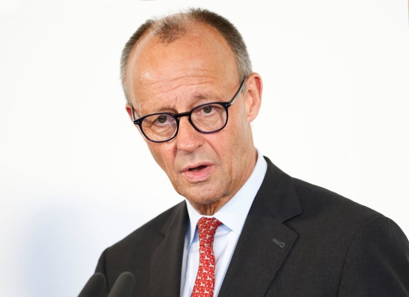 Merz offers condolences to relatives after train accident