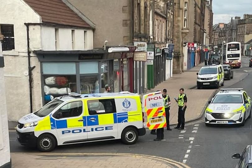 Edinburgh police swarm high street in late-night emergency incident