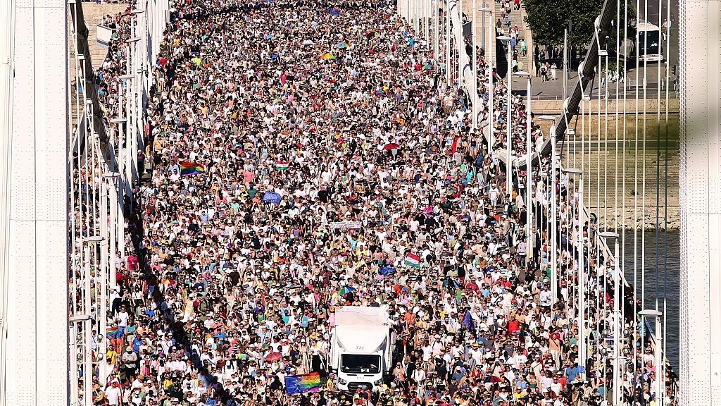 Budapest Pride: Unprecedented crowd defies Hungarian government at 'illegal' march