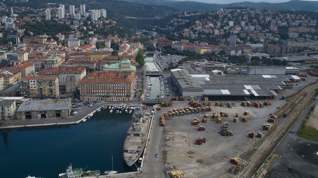 Polish railways PKP launches direct rail link from Warsaw to Croatian coast