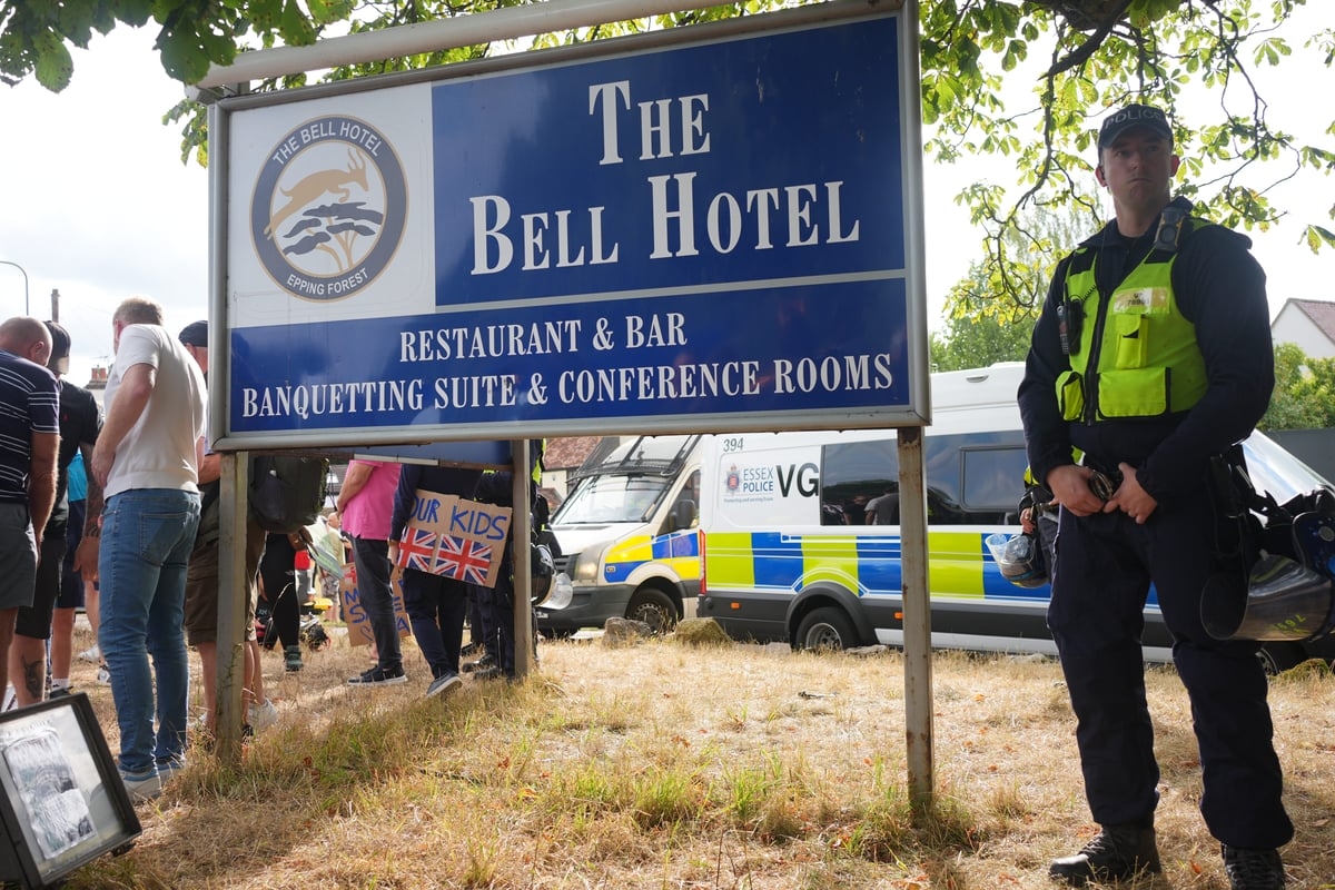 Police impose restrictions ahead of fresh protests outside migrant hotel