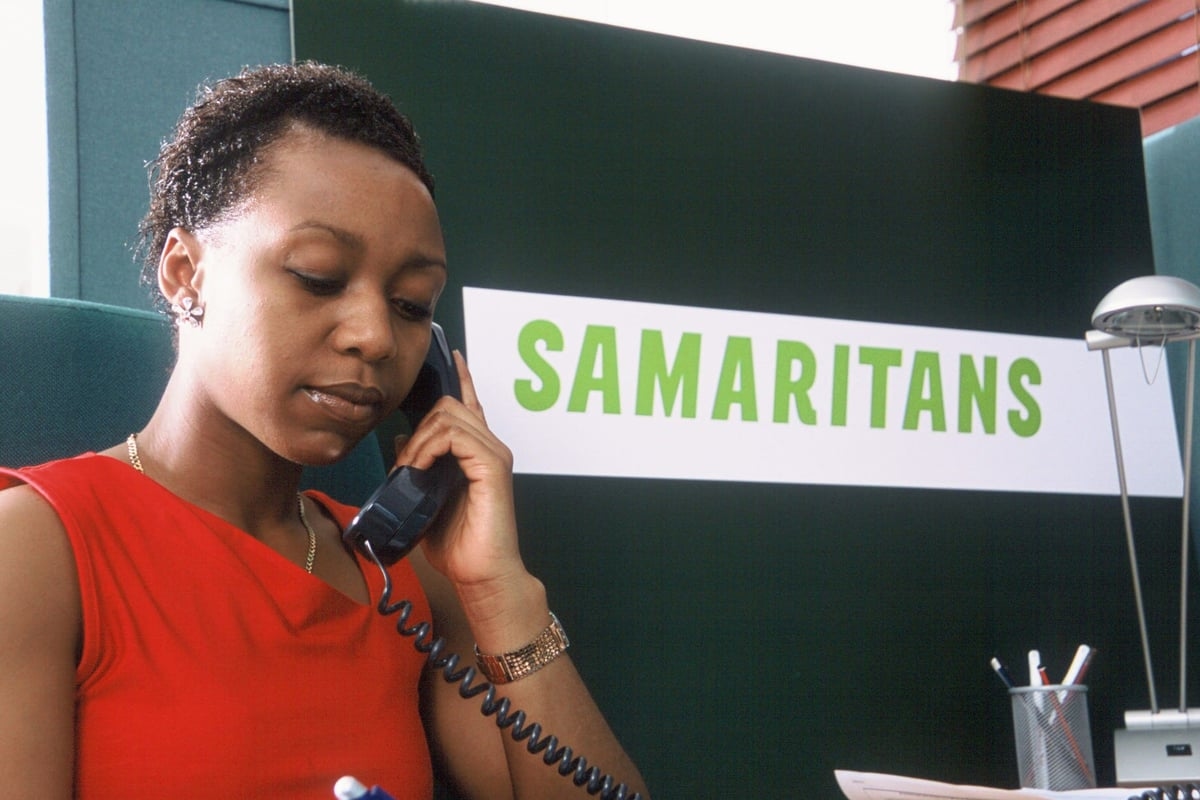 Samaritans to close more than 100 branches