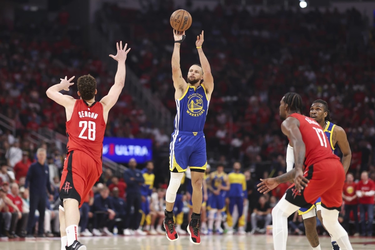 Ex-NBA Player Selects Stephen Curry Ahead Of Magic Johnson, Claims "Steph Saved Everybody"