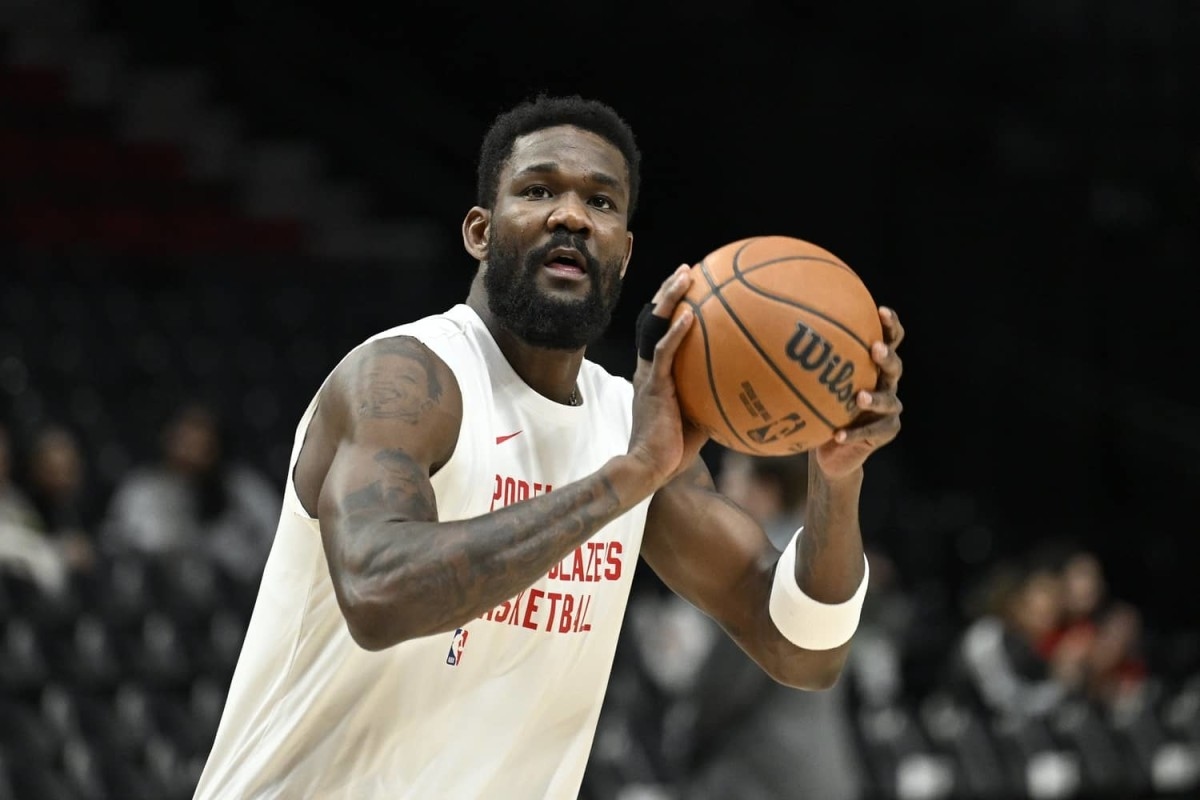 NBA Insider Believes Deandre Ayton's Time With Lakers May Be His Last Real Chance