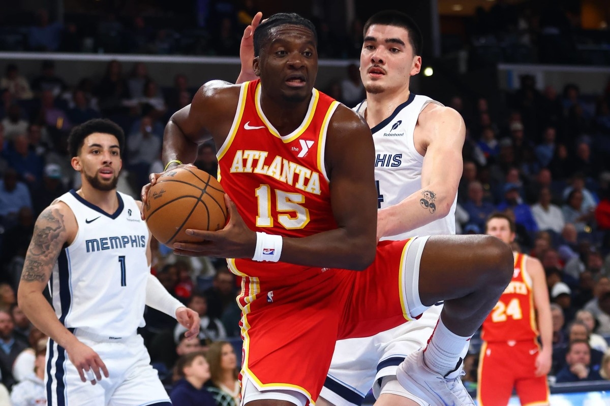 4 Players The Lakers Could Sign Using Taxpayer Mid-Level Exception
