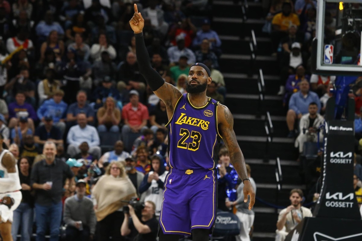 LeBron James Trolls Knicks Fans After Loss In The Conference Finals