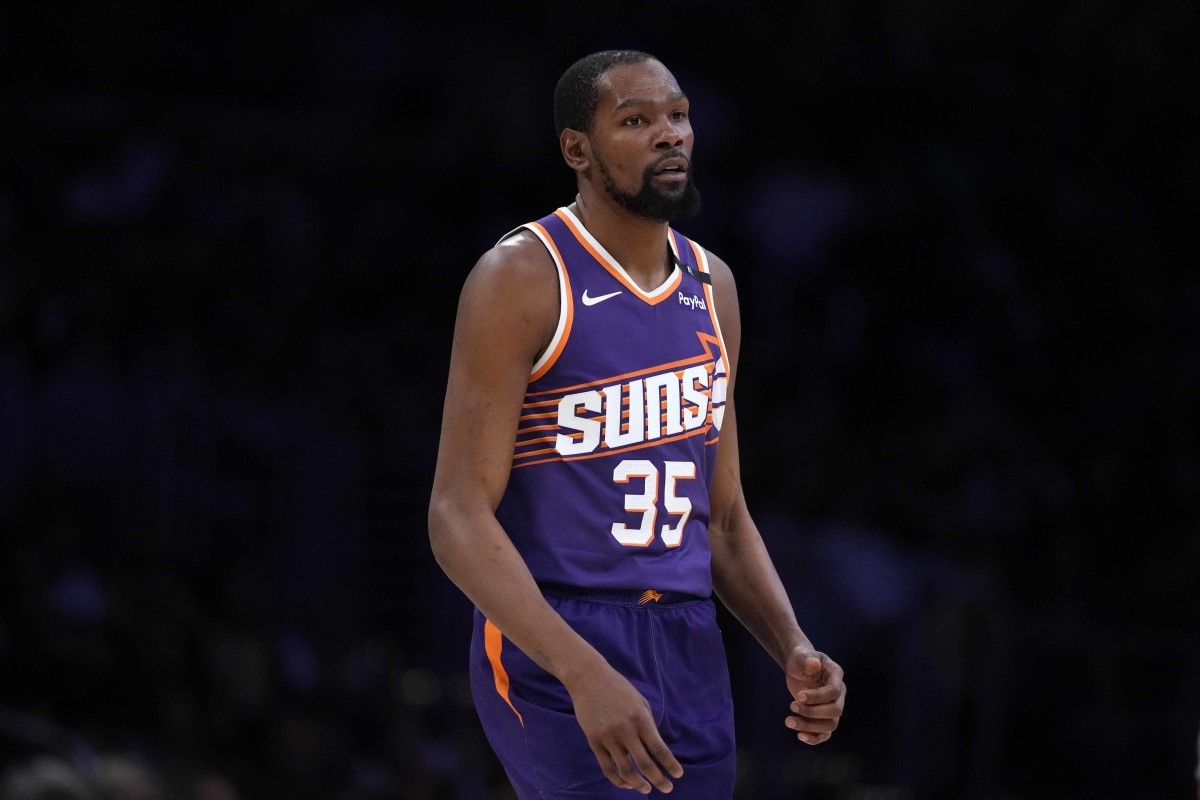 Kevin Durant Takes A Cheeky Shot At Michael Jordan While Praising LeBron James' Longevity