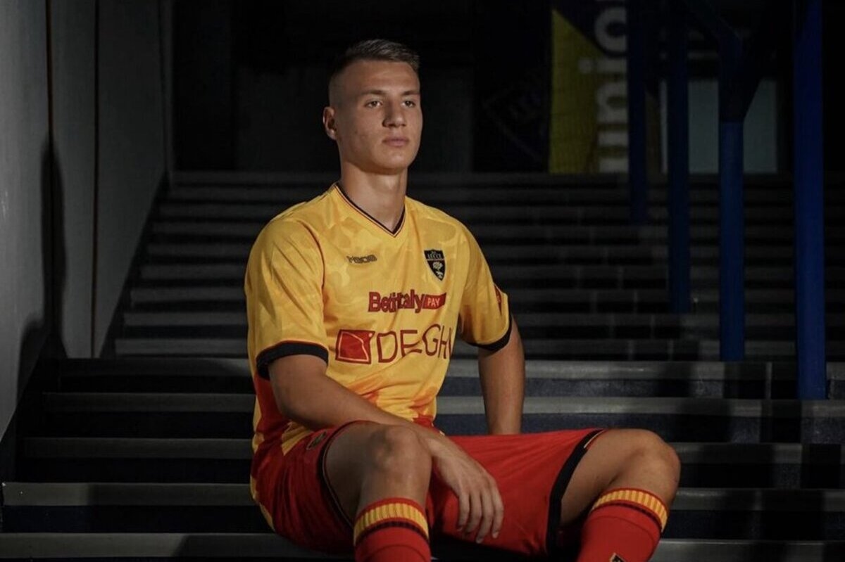 Official: Milan sensation Camarda joins Lecce